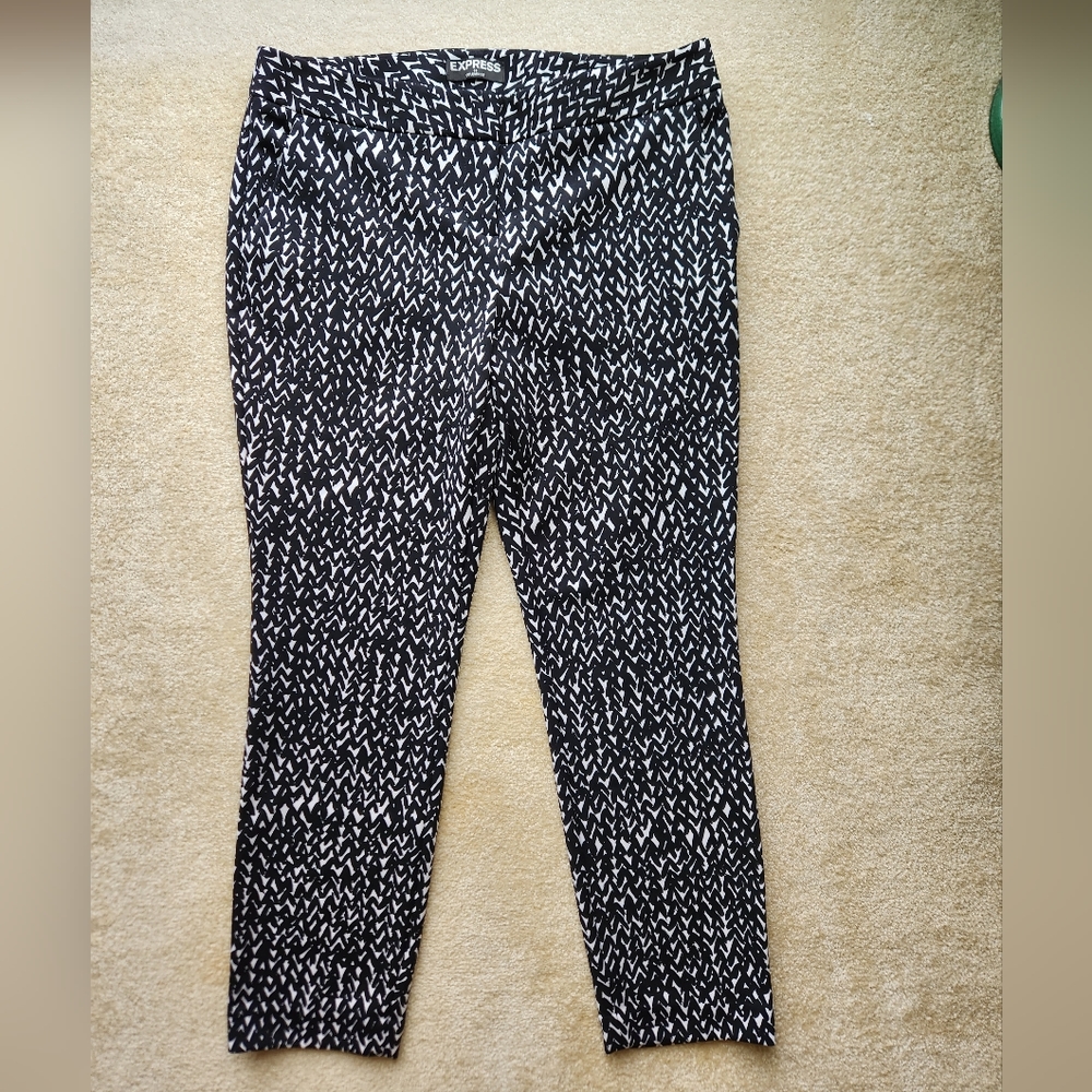 express black and white columnist pant size 8